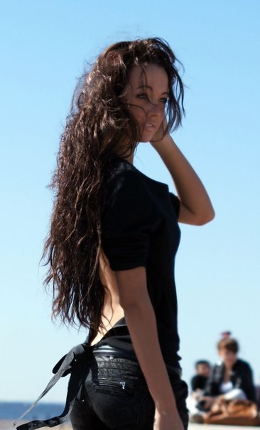 Изысканная красотка приглашает в гости на незабываемый сексуальный отдых. Гармония страсти и нежности обеспечена! 16715, 22 года